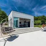 Valinka Design Villa *