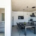 Valinka Design Villa