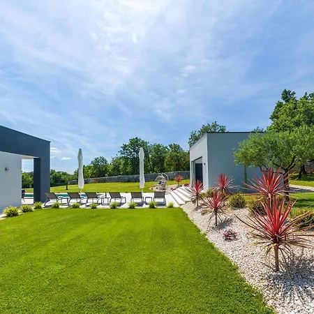 Villa Valinka Design *