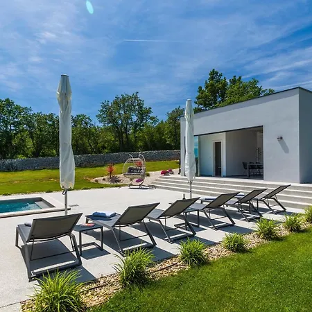 Valinka Design Villa