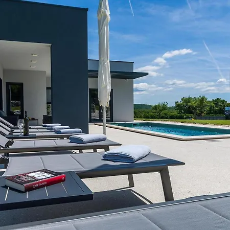 Valinka Design * Golaš